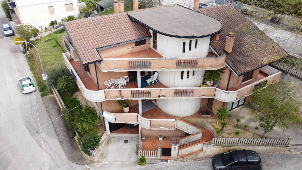 Villa in vendita a Sant'Elpidio a Mare via Umberto Terracini