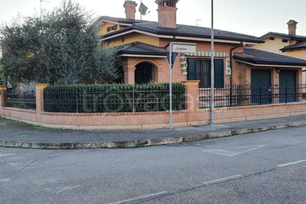 Villa in in vendita da privato a Reggiolo via Giovanni Falcone, 2