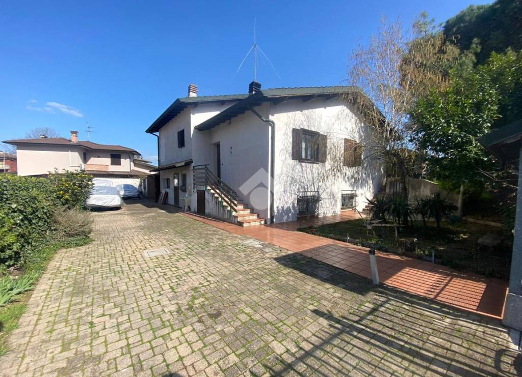 Villa in vendita a Pandino via Bonomelli, 52