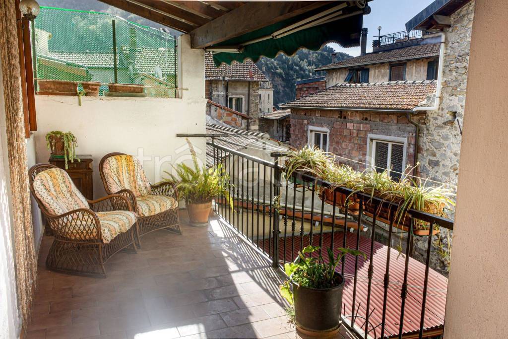 Appartamento in in vendita da privato a Dolceacqua via Vigliani, 12