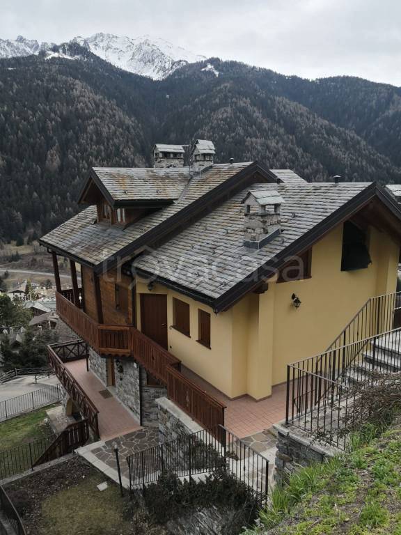 Casa Indipendente in vendita a Temù via Monte Coleazzo