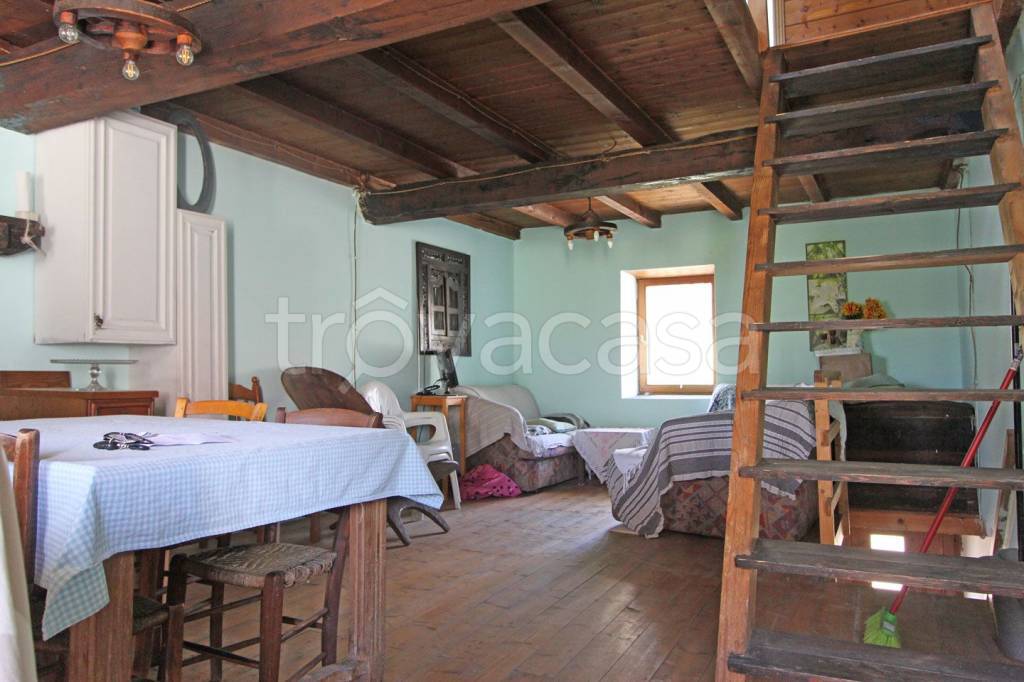 Casa Indipendente in vendita a Bedonia località Caneso