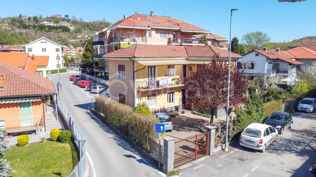 Casa Indipendente in vendita a Gassino Torinese via Quarone