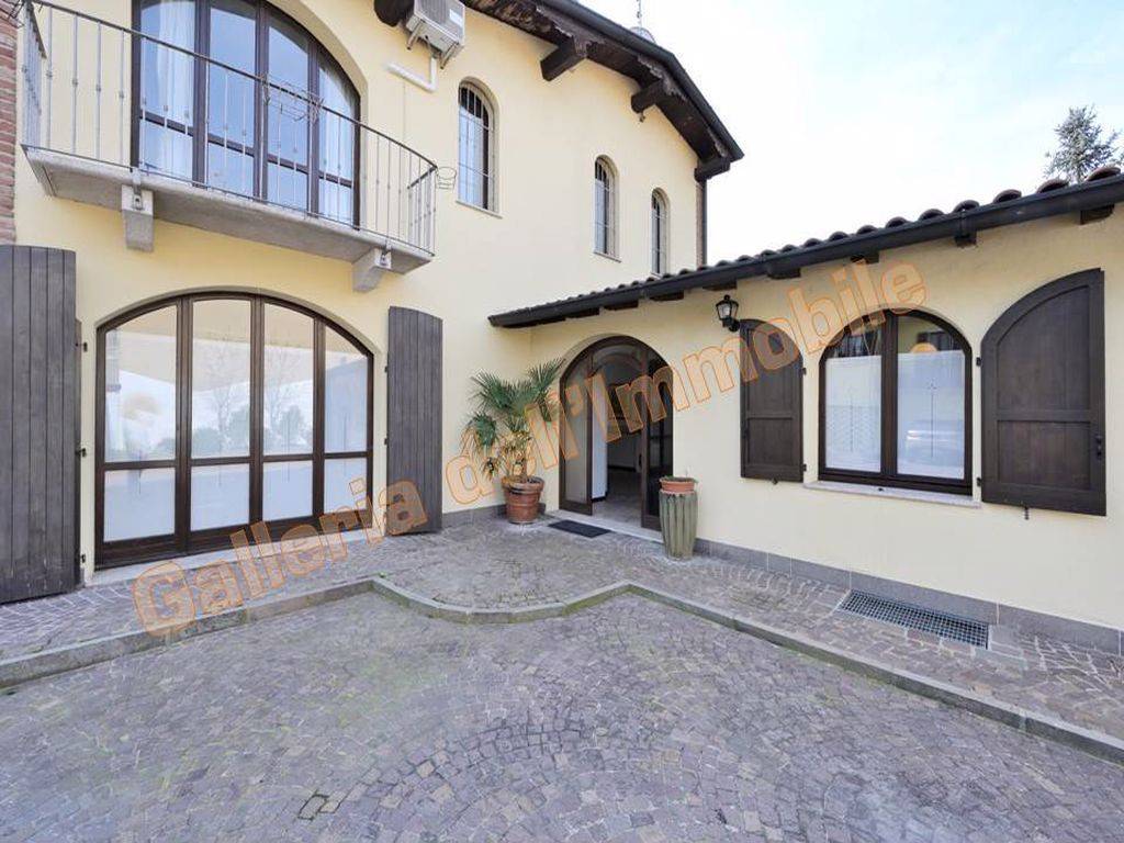 Villa in vendita ad Abbiategrasso via Nazario Sauro
