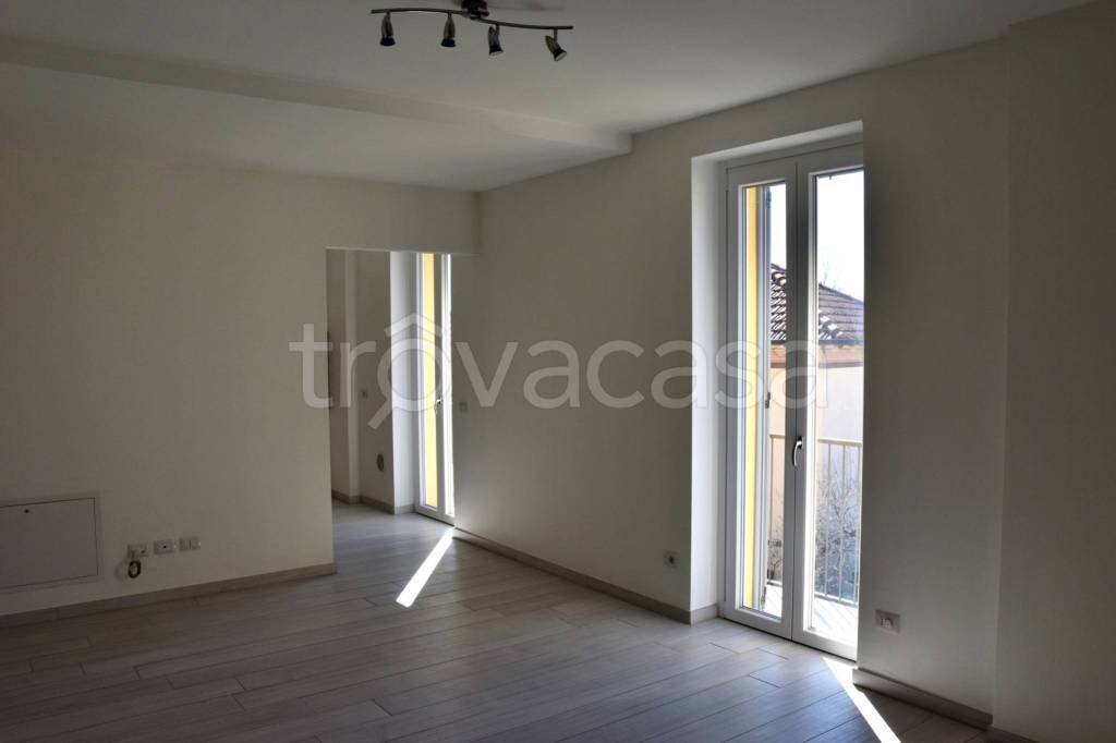 Appartamento in vendita a Varese via Eugenio Colorni, 1