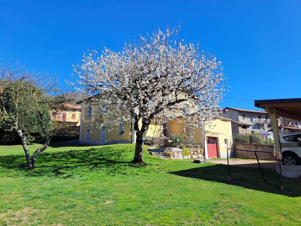 Villa in vendita a Cugliate-Fabiasco via Patrioti, 5