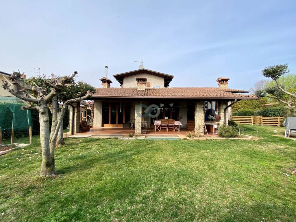 Villa in vendita a Bedizzole via Andrea Celesti, 45