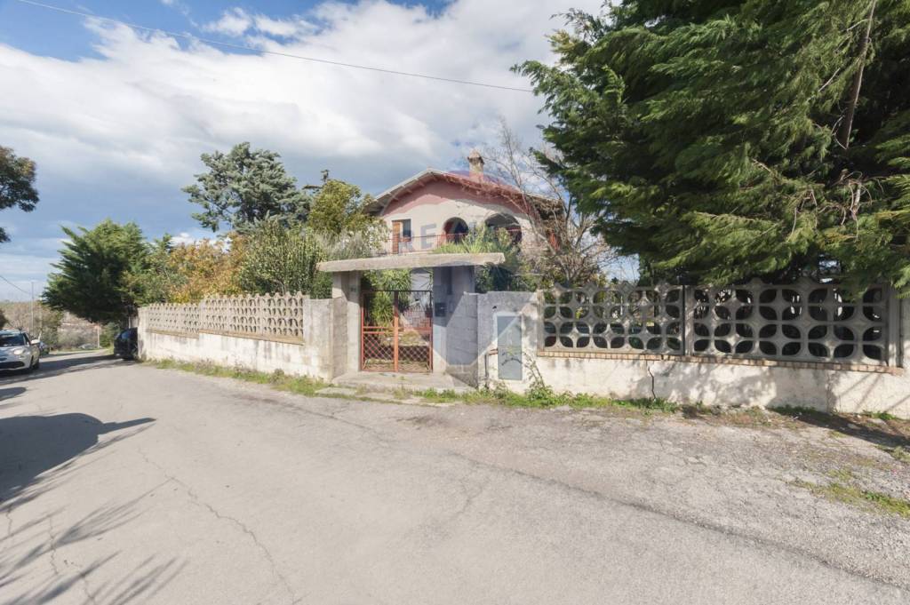 Casa Indipendente in vendita a Cepagatti via gran sasso, 82