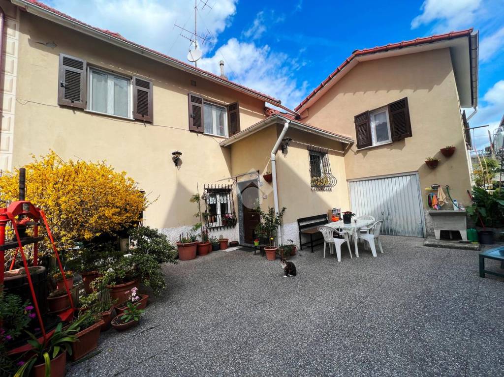Villa a Schiera in vendita a Serra Riccò via Tomaso Dellepiane, 29