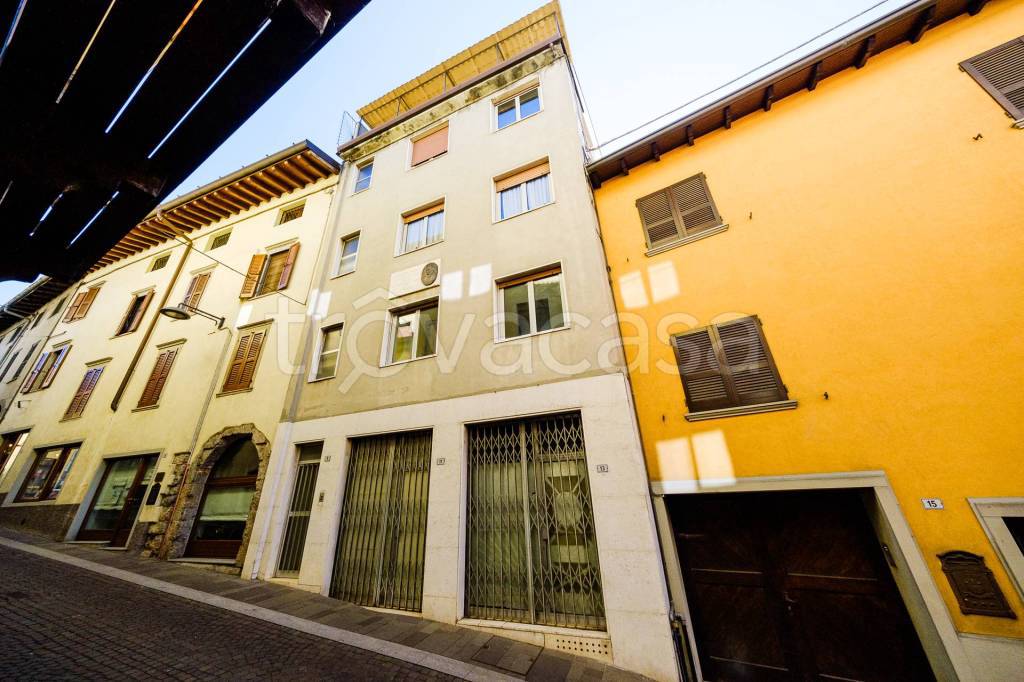 Appartamento in vendita a Vertova via Albertoni, 9