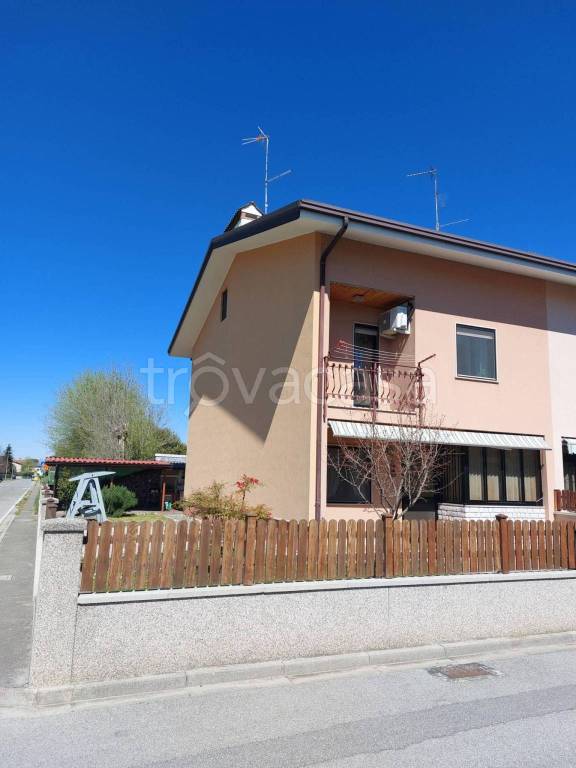 Villa a Schiera in vendita a San Canzian d'Isonzo via Silvio Pellico, 48