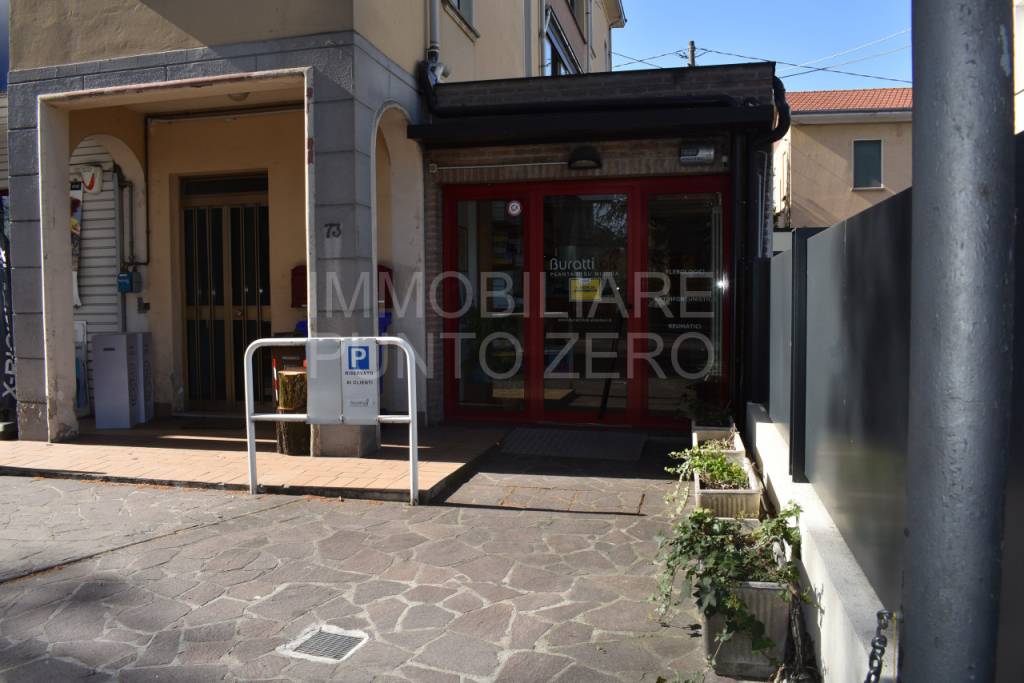 Negozio in vendita a Parma strada montanara 73
