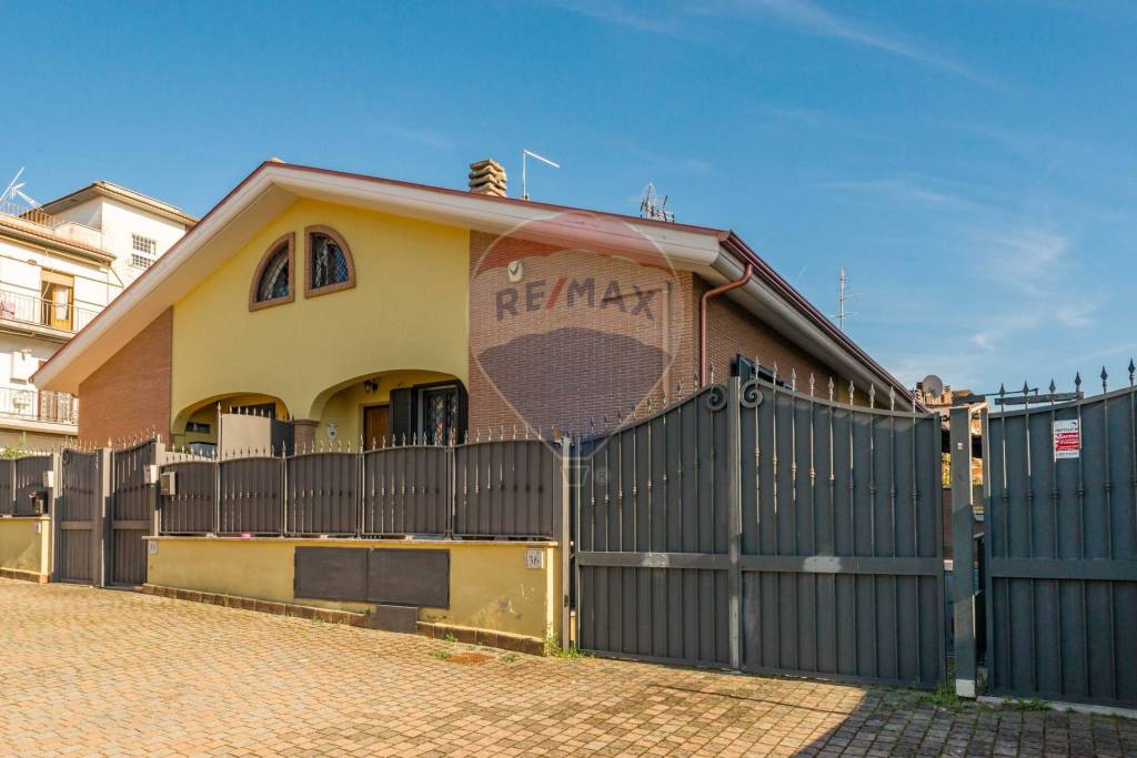 Villa a Schiera in vendita a Roma via corato, 38