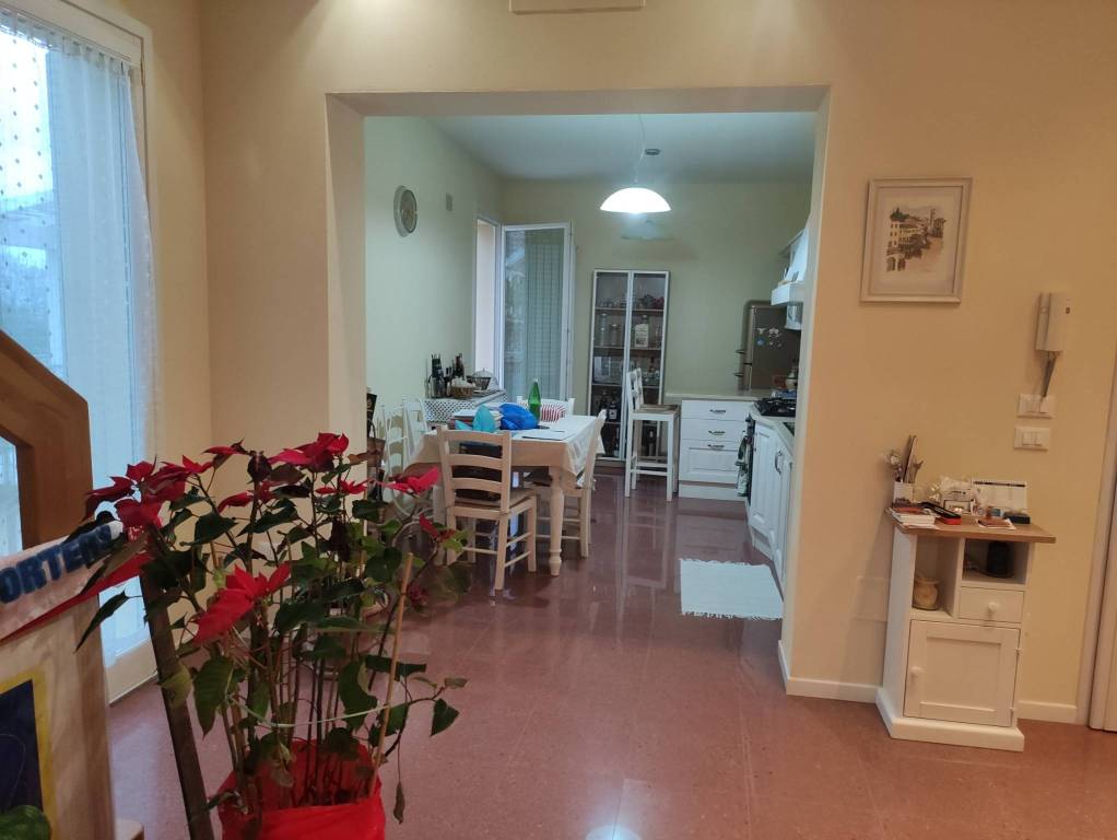 Appartamento in vendita a Monsummano Terme piazza Giuseppe Giusti, 55