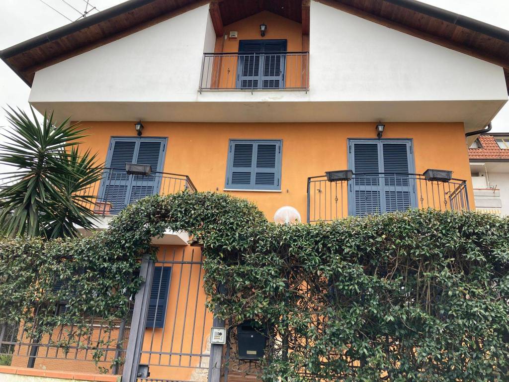 Villa in vendita a Melito di Napoli via Signorelli