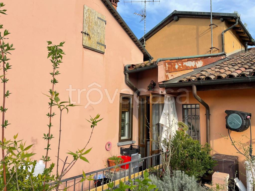 Casa Indipendente in vendita a Bologna via San Donato