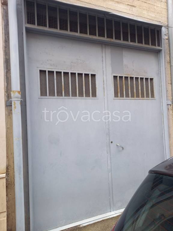 Garage in vendita a Trinitapoli via Catanzaro, 23