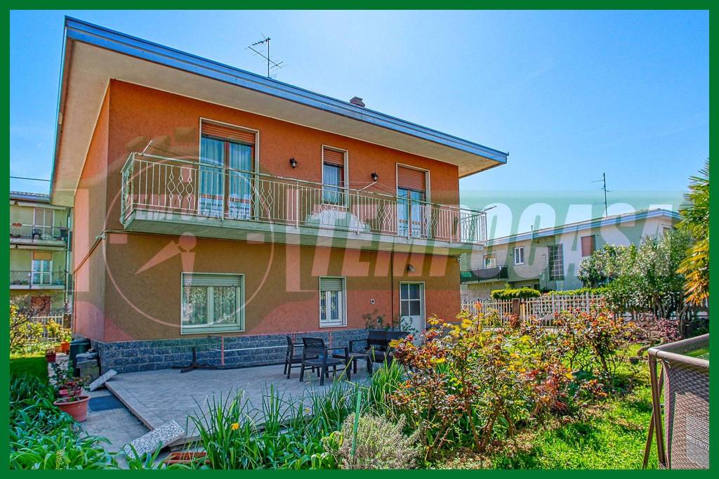 Villa Bifamiliare in vendita a Lonate Pozzolo via del Don