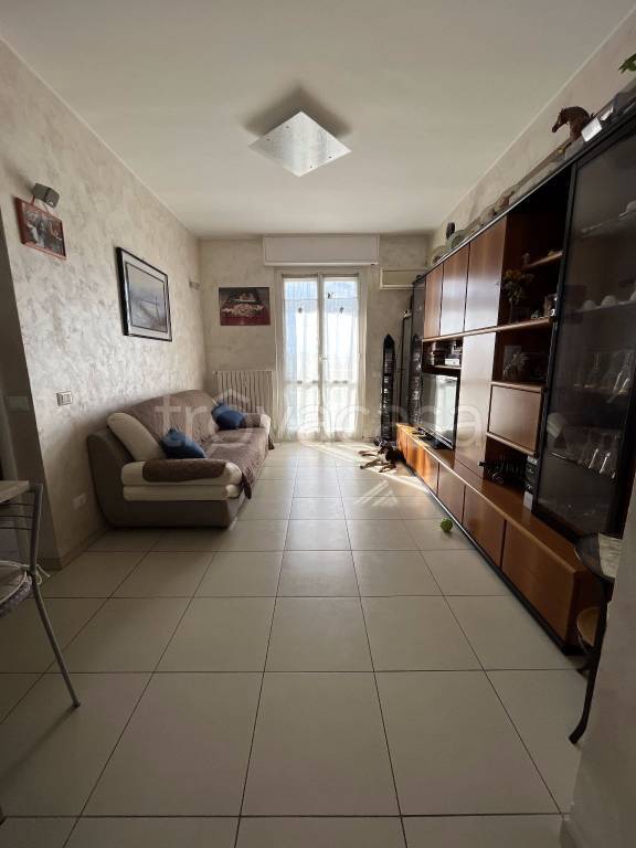 Appartamento in in vendita da privato a Cologno Monzese via Don Luigi Sturzo, 9