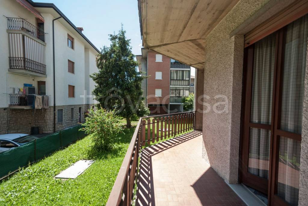 Appartamento in vendita a Clusone via Bonomelli, 20