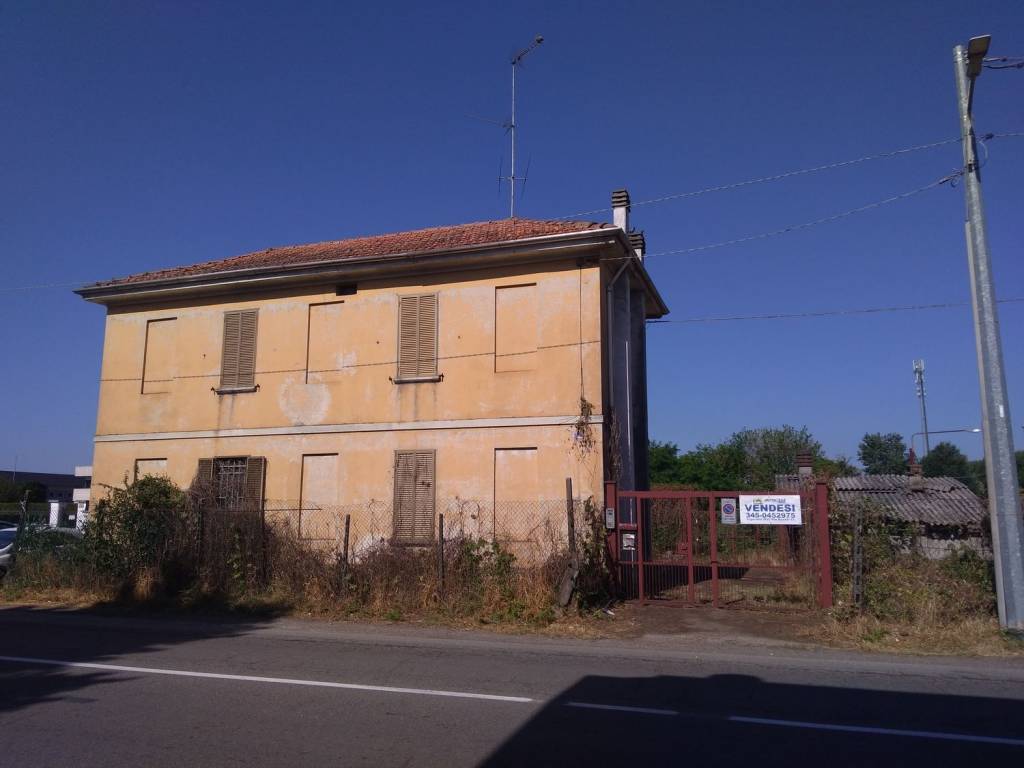 Villa in vendita a Vigevano corso Genova, 249