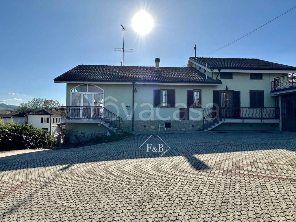 Villa in vendita ad Agliano Terme regione Salere, 24