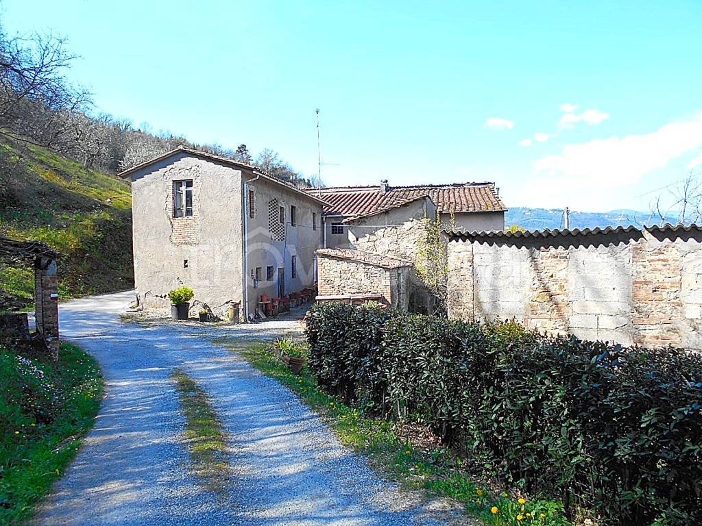 Colonica in vendita a Serravalle Pistoiese