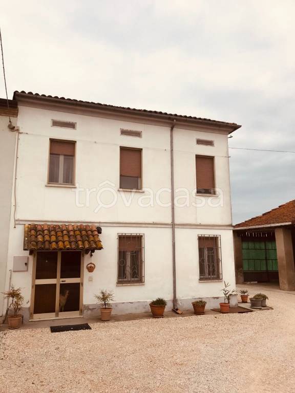 Casa Indipendente in vendita a Borgo Mantovano via Roma Nord, 189