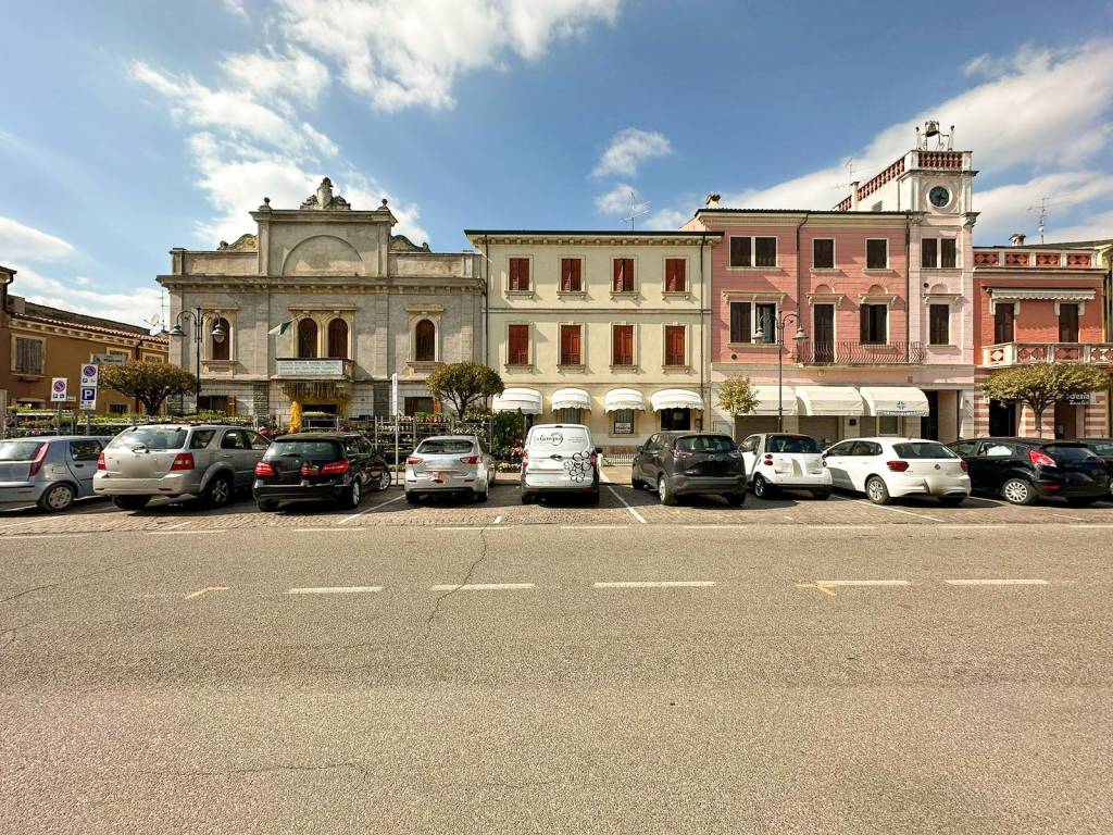 Negozio in vendita a Zevio piazza Guglielmo Marconi, 28