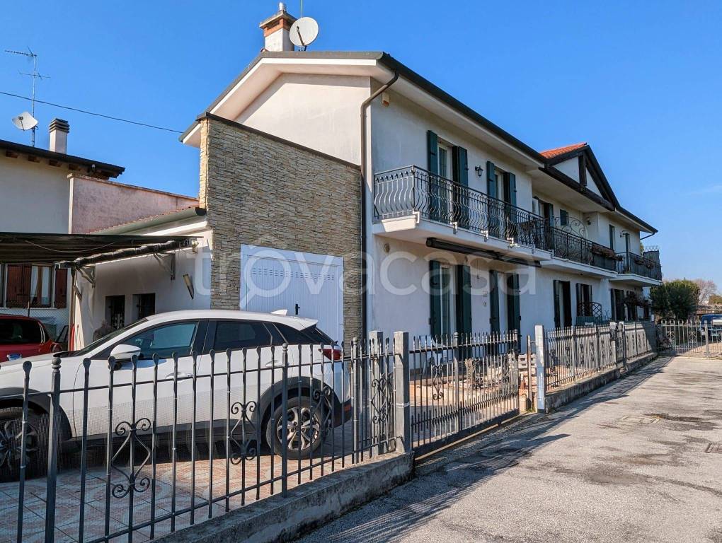 Villa Bifamiliare in in vendita da privato a Spinea via Crea, 100b
