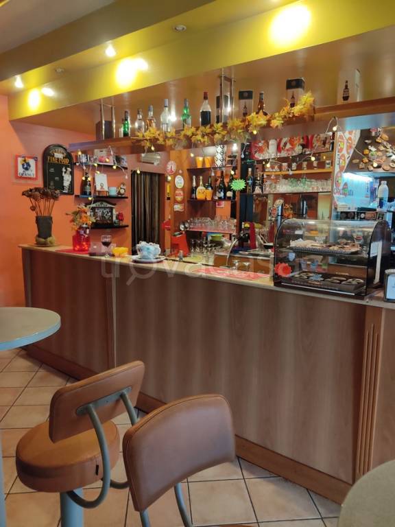 Bar in vendita ad Adria adria Via Peschiera, 0