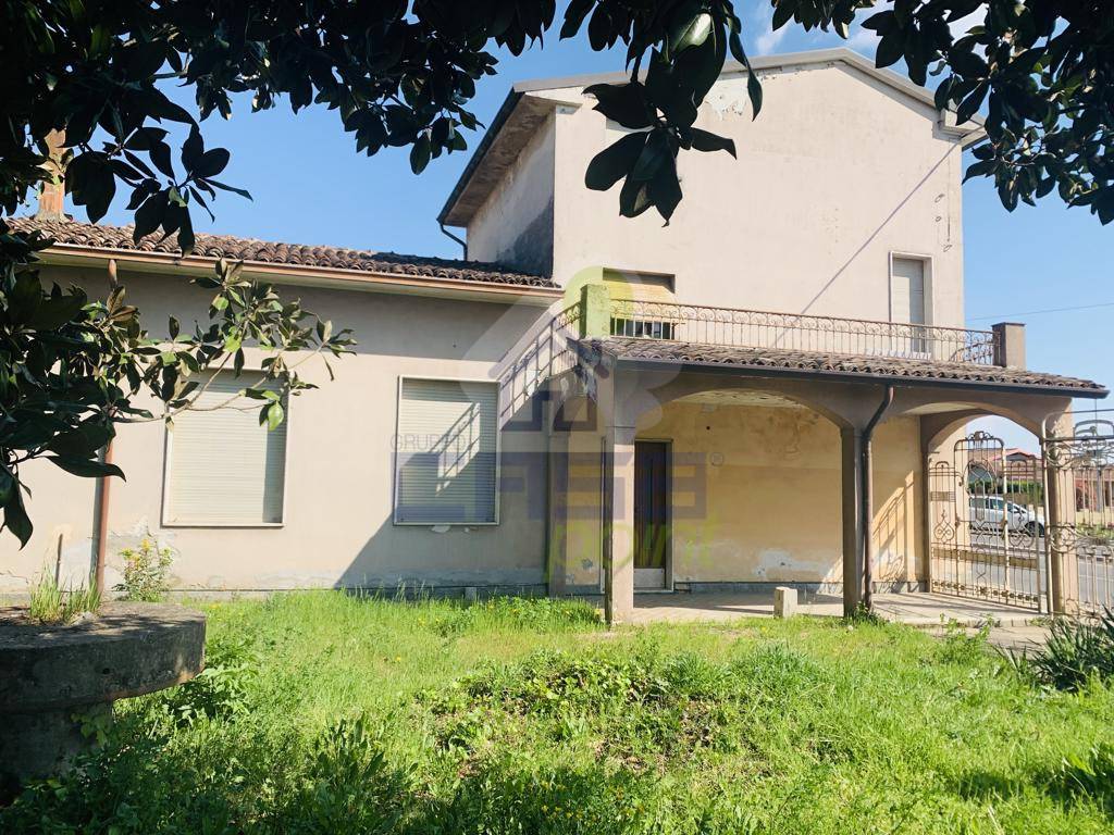 Casa Indipendente in vendita a Spineda via Roma 7