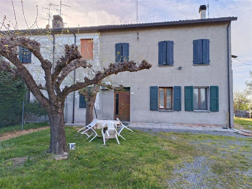 Villa Bifamiliare in vendita a Bagnacavallo via Stradello, 21A