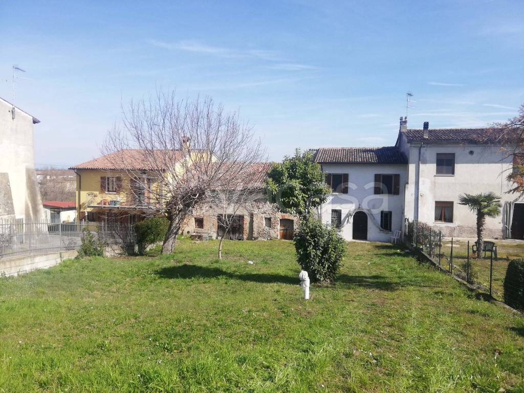 Villa a Schiera in vendita a Volta Mantovana