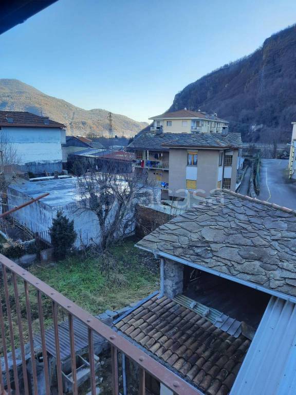 Appartamento in in vendita da privato a Pont-Canavese via Caviglione, 44