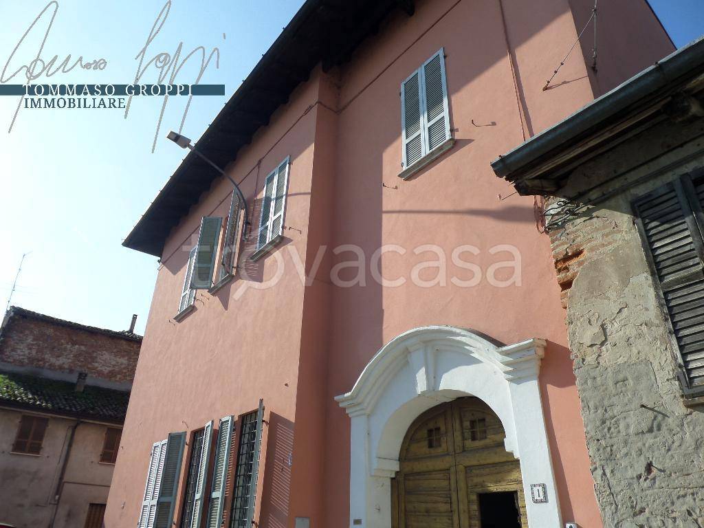 Intero Stabile in vendita a Castel San Giovanni piazza Bergonzi