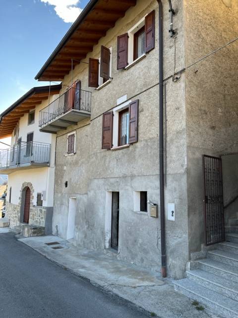 Casa Indipendente in vendita a Teglio via Sant'Antonio