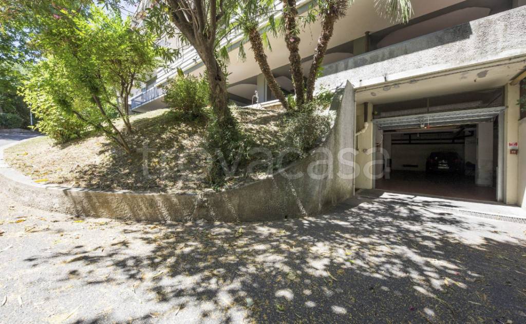 Garage in vendita a Genova viale Francesco Gambaro, 21