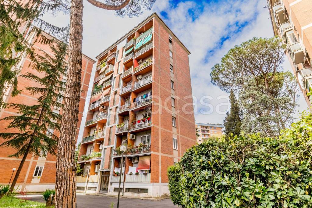 Appartamento in vendita a Roma via Monte Cervialto, 167