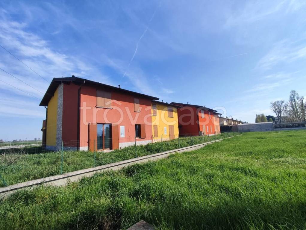 Villa a Schiera in vendita a Malagnino via del Campo