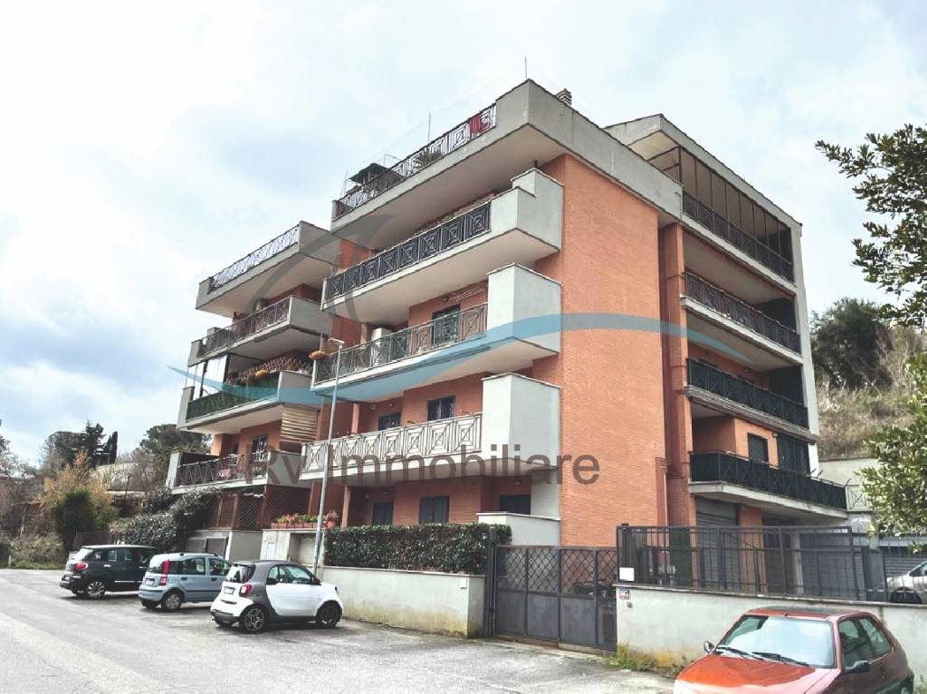 Appartamento in vendita a Roma via Alessandro Vellutello, 28