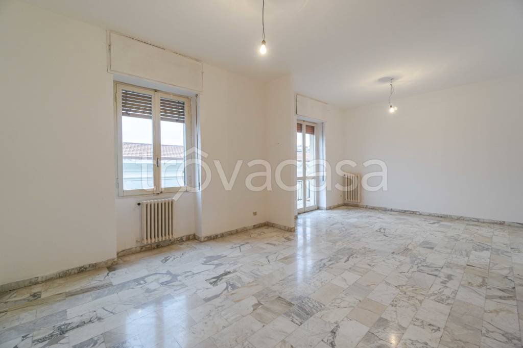 Appartamento in vendita a Sassari via Enzo, 11