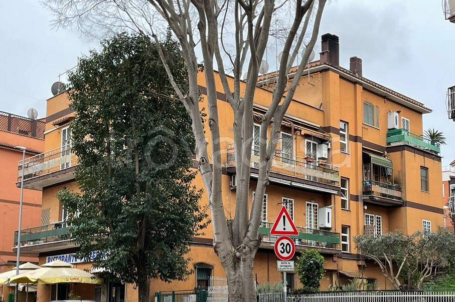 Appartamento in vendita a Roma via Sarsina, 140