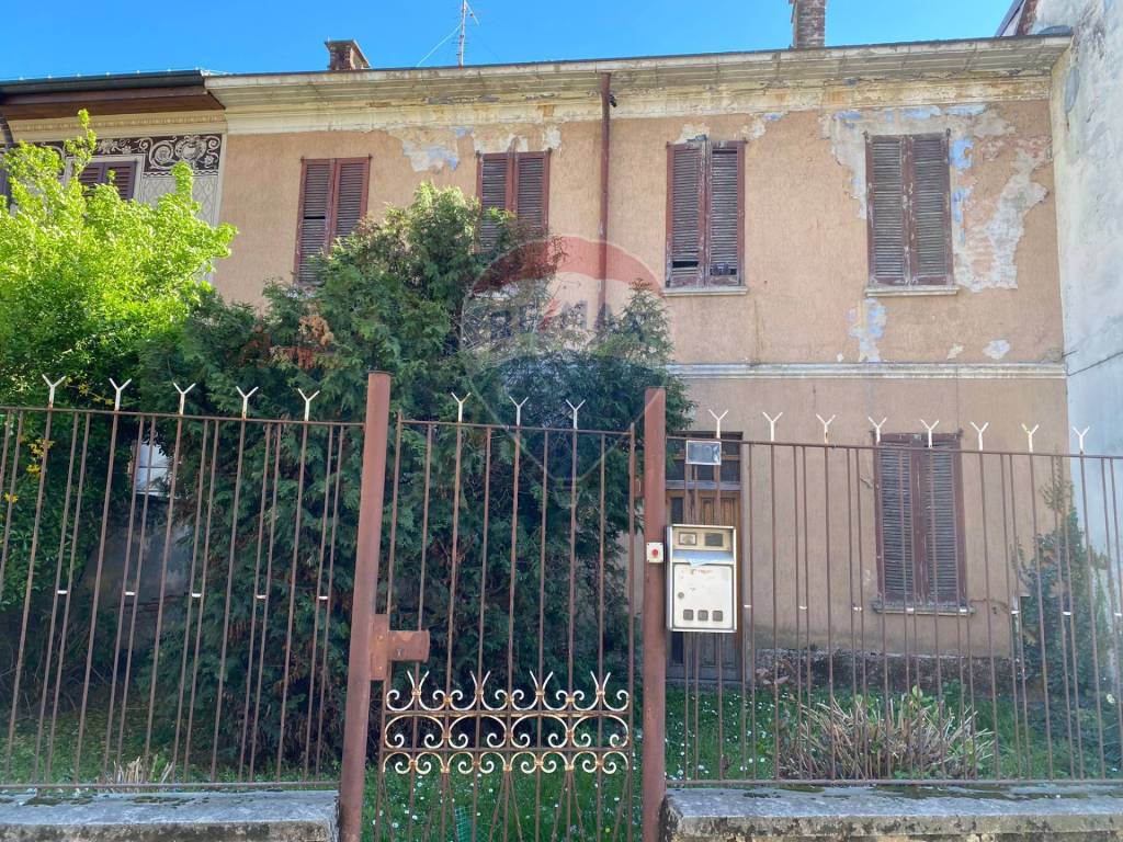 Casa Indipendente in vendita a Cassinetta di Lugagnano via Roma, 39