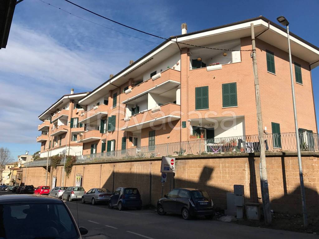 Appartamento in vendita a Campagnano di Roma via Unità d'Italia, 1