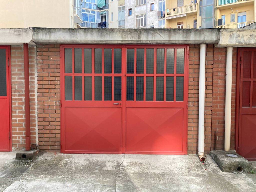 Garage in vendita a Torino corso Racconigi, 204