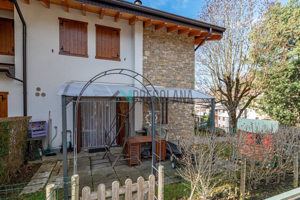 Appartamento in vendita a Castione della Presolana via Antonio Locatelli, 28