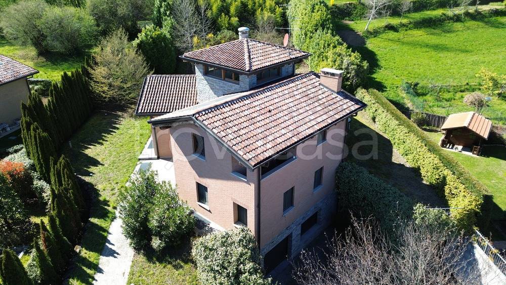 Villa in vendita a Merate via Monte Grappa, 30L