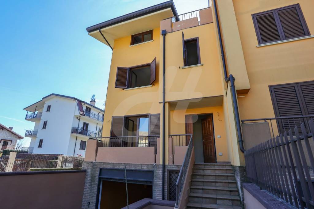 Villa a Schiera in vendita a San Giorgio del Sannio via Italia 90