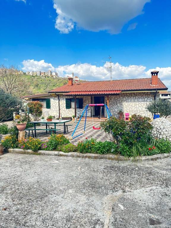 Villa in vendita a Segni via Carpinetana Ovest, 58